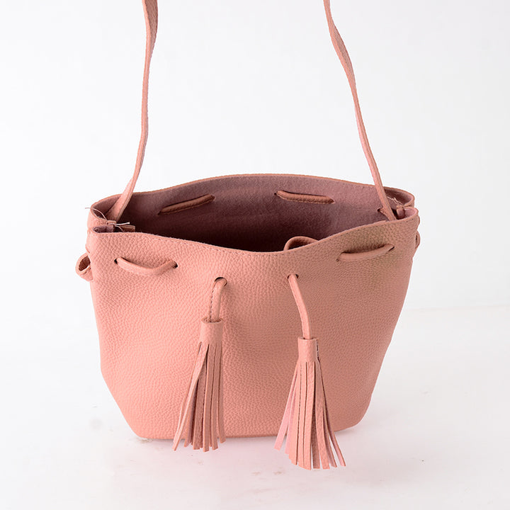 Faux leather shoulder bag with drawstring closure – Akher El