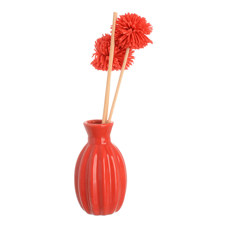 A scent in the shape of a rose vase with a special perfume, small red size