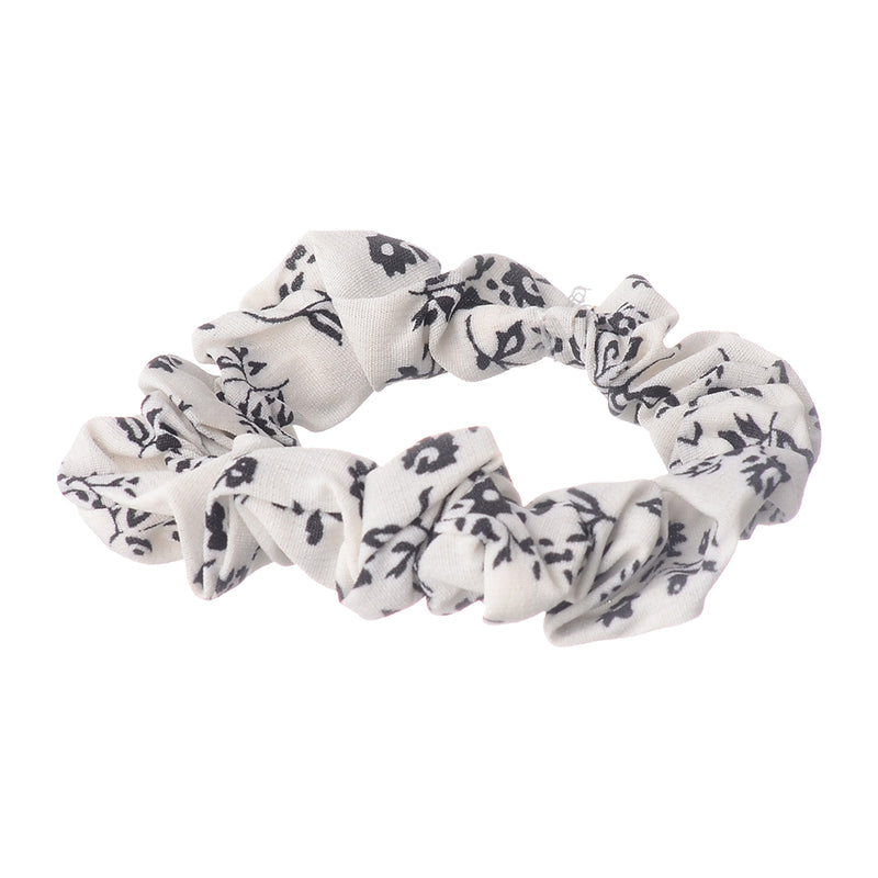 A set of hair scrunchies for women, 2 pieces of cloth, patterned with black and white flowers