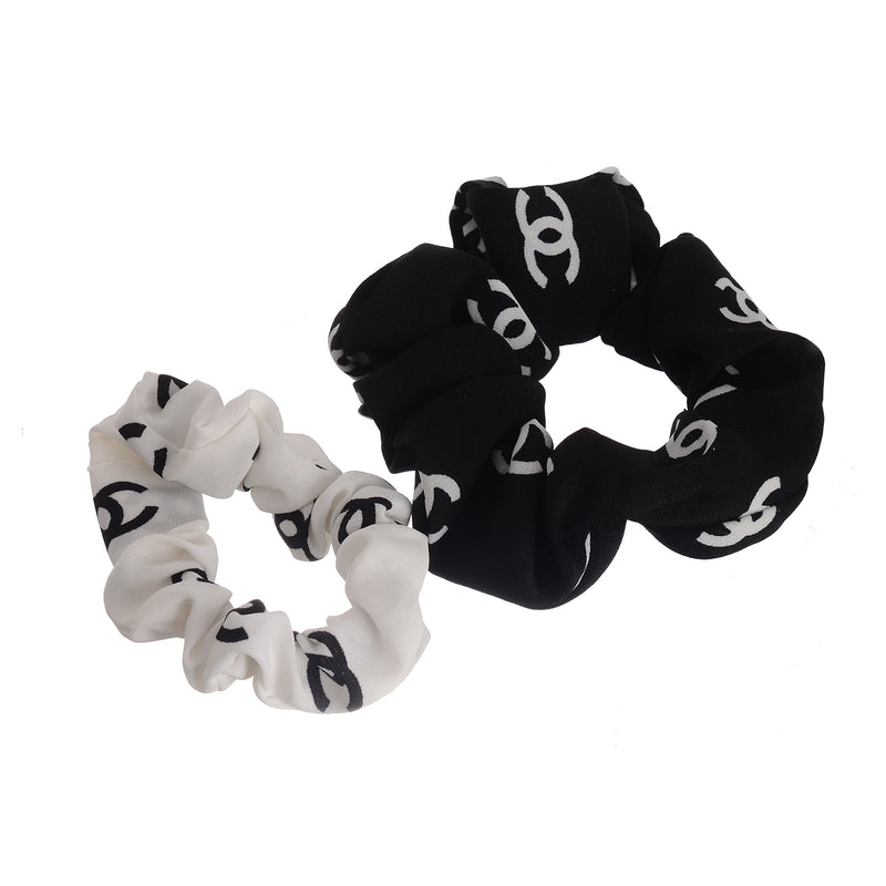 A set of hair scrunchies for women, 2 patterned pieces, black * white