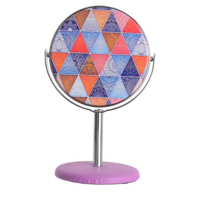 Small standing mirror in the shape of triangles in different colors, 8 cm