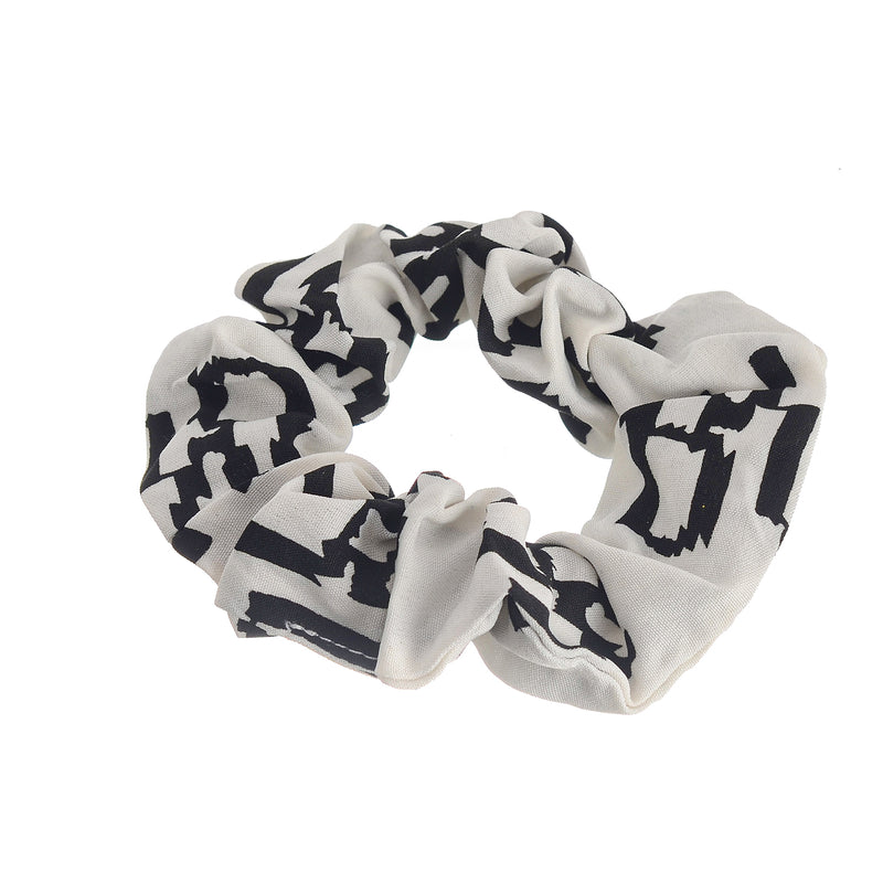 Hair band for women with a distinctive pattern