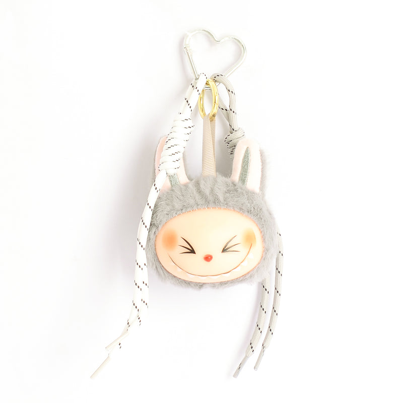 ميدالية لابوبو  تعليقة كميدالية زينة للشنط