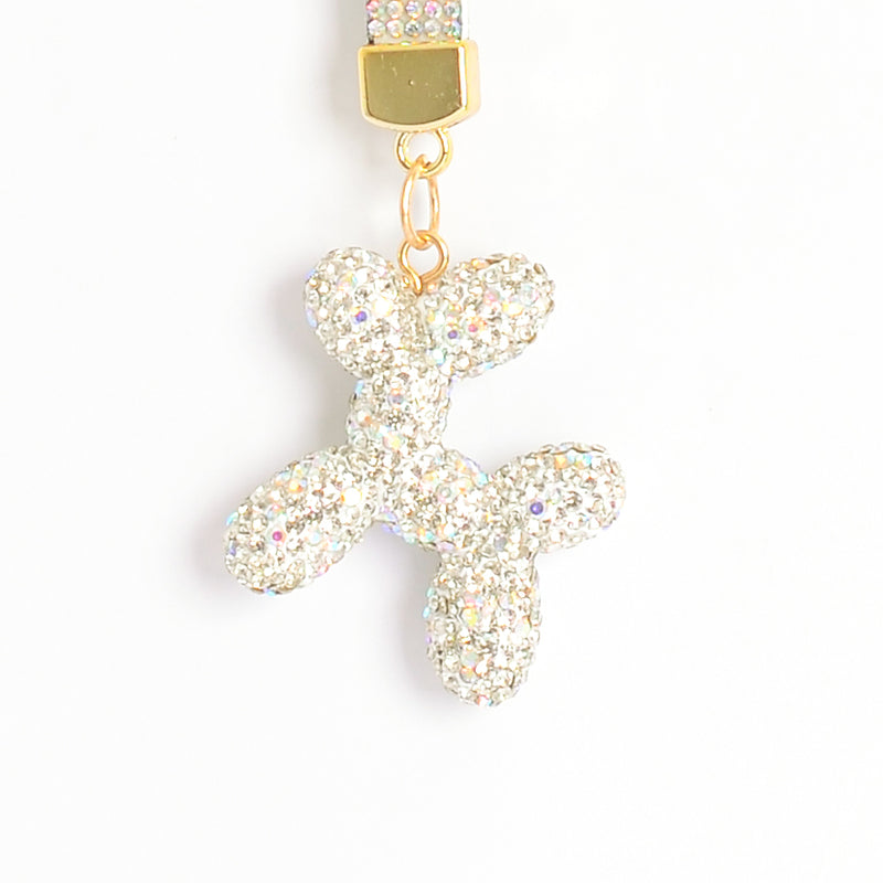 ميدالية و سلسلة مفاتيح ودلايه شنطة يد بتصميم كلب بأحجار الراين