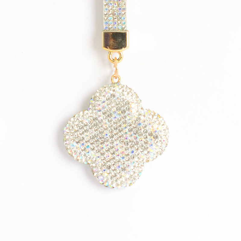 ميدالية و سلسلة مفاتيح ودلايه شنطة يد على شكل زهرة رباعية بأحجار الراين