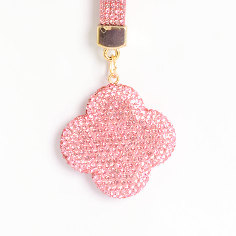 ميدالية و سلسلة مفاتيح ودلايه شنطة يد على شكل زهرة رباعية بأحجار الراين