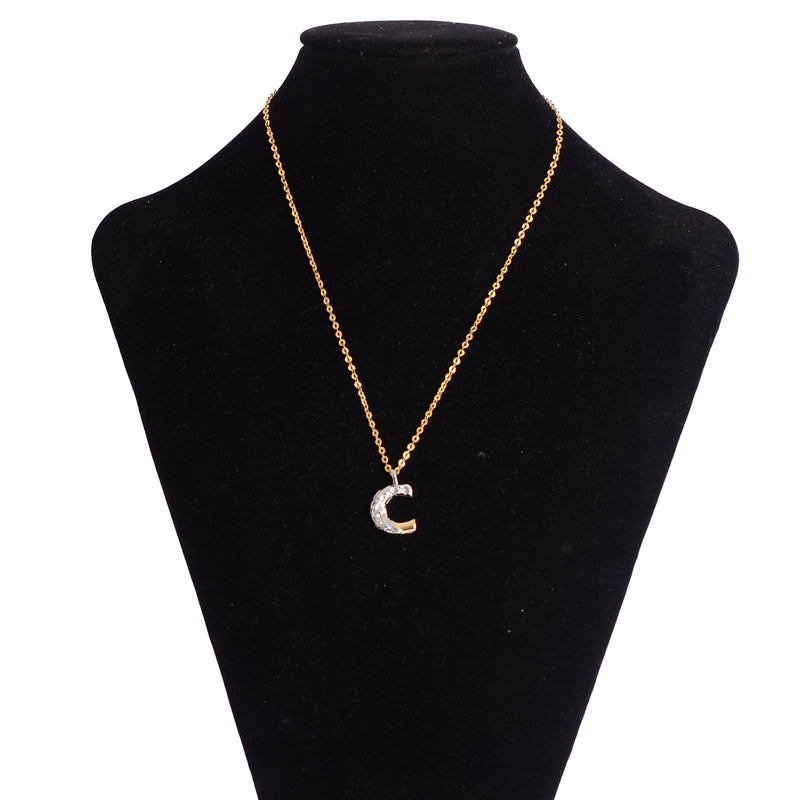 سلسلة رفيعة بدلاية أشكال حروف ملونة باللون الذهبي