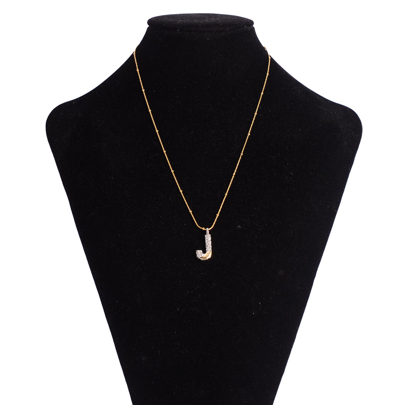 سلسلة رفيعة بدلاية أشكال حروف ملونة باللون الذهبي