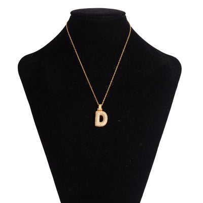 سلسلة رفيعة بدلاية أشكال حروف مرصع بفصوص الزركون ملونة باللون الذهبي