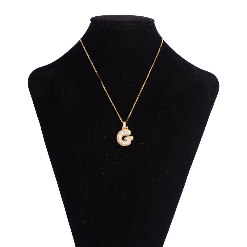 سلسلة رفيعة بدلاية أشكال حروف مرصع بفصوص الزركون ملونة باللون الذهبي