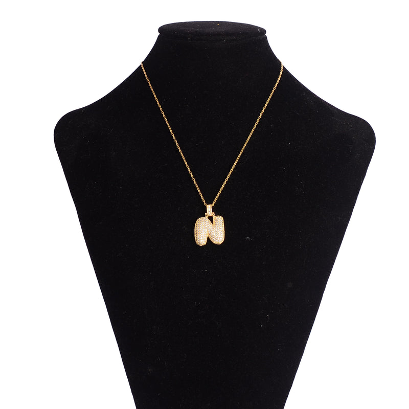 سلسلة رفيعة بدلاية أشكال حروف مرصع بفصوص الزركون ملونة باللون الذهبي