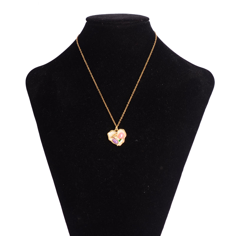 سلسلة رفيعة بدلاية شكل قلب بداخله وردة بارزة