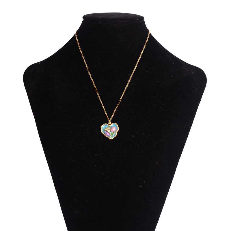 سلسلة رفيعة بدلاية شكل قلب بداخله وردة بارزة