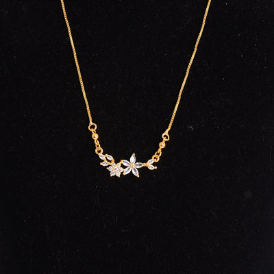 سلسلة بدلاية ورده مرصعة بفصوص الزركون ذهبي