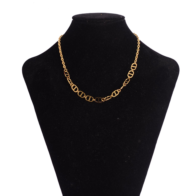 سلسلة عصرية جنزير بحرفي CDلون ذهبي