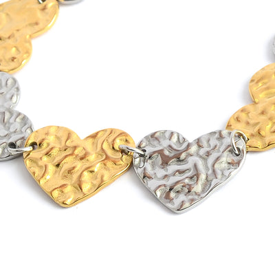 انسيال بلون ذهبي وفضي بتصميم قلوب