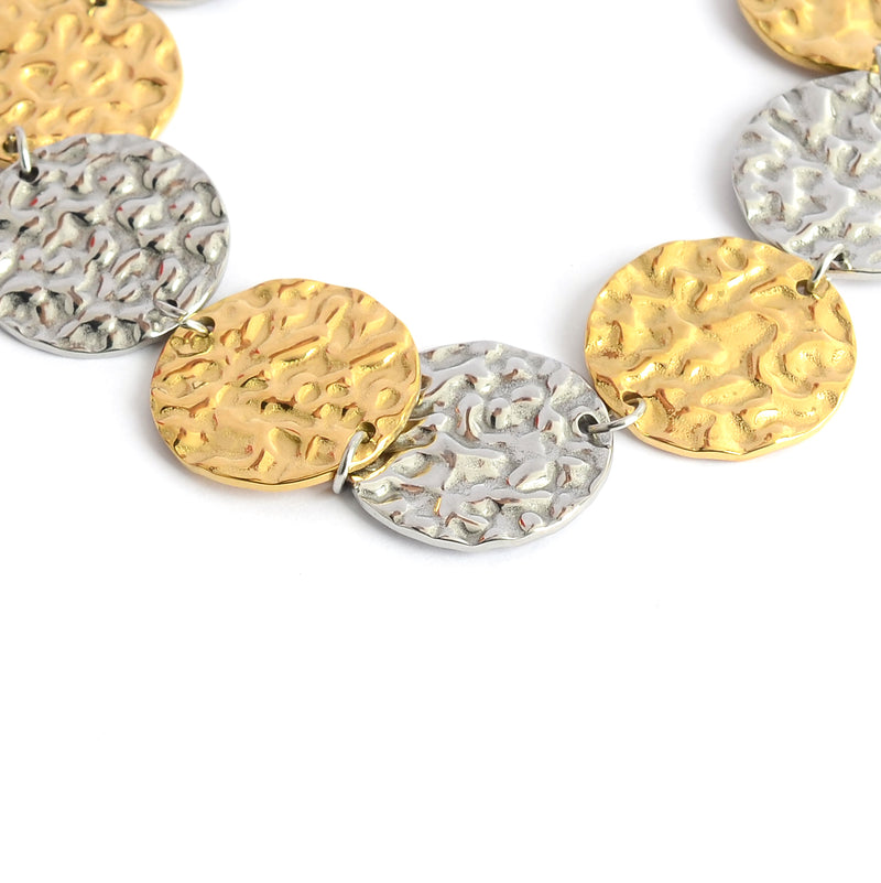 انسيال بلون ذهبي وفضي بتصميم دوائر