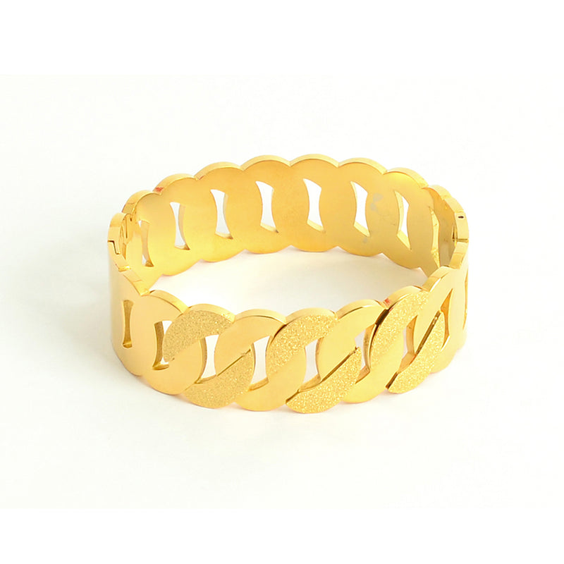 سوار يد عريض بتصميم حلقات بيضاوية متداخلة لون ذهبي