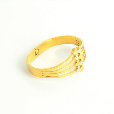 سوار يد خطوط مع تصميم قلوب لون ذهبي