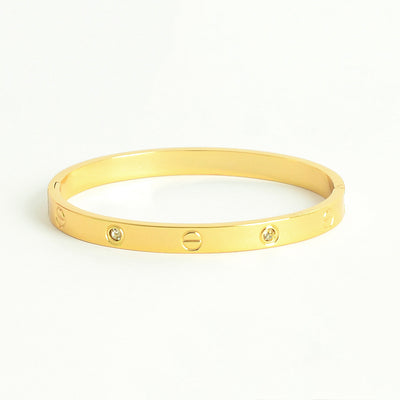 سوار الحب من الستانلس ستيل للنساء مطلي باللون الذهبي