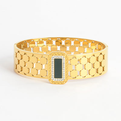سوار يد عريض بتصميم خلية نحل بقطعة مستطلية بفصوص لون ذهبي