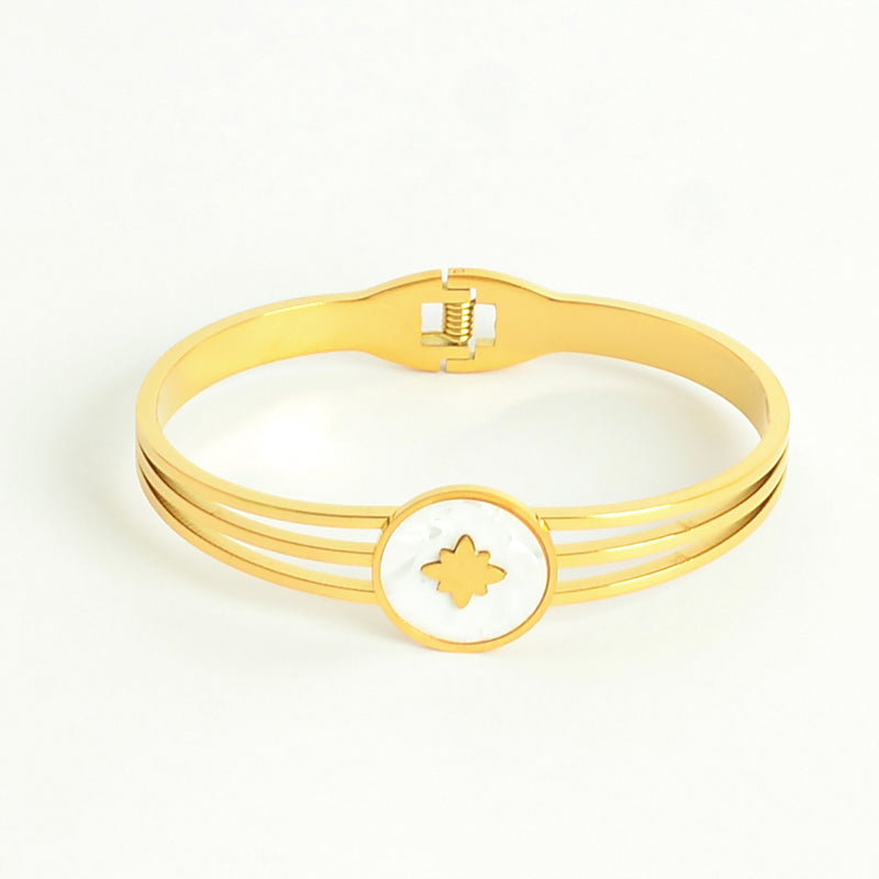 سوار يد صلب  خطوط مع تصميم دائرة بيضاء لون ذهبي