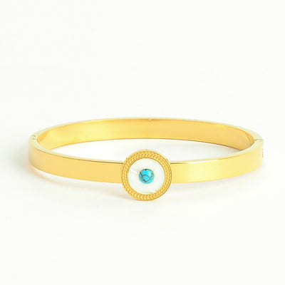 سوار يد صلب مع تصميم دائرة بيضاء بشكل رخامي بحجر فيروزي لون ذهبي