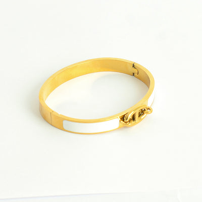 سوار يد صلب مع زخرفة فالمنتصف بيضاوية بارزة