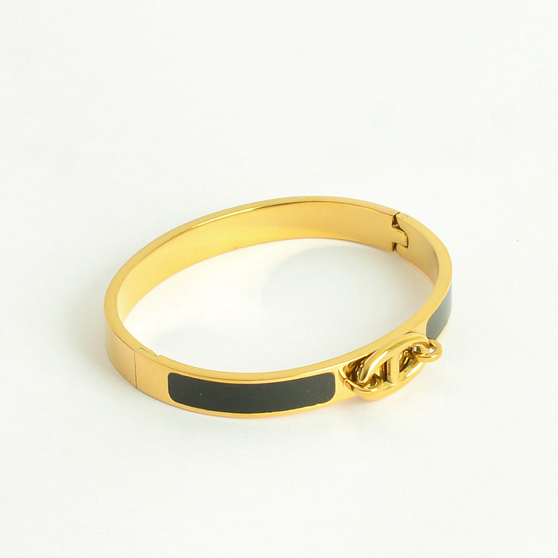 سوار يد صلب مع زخرفة فالمنتصف بيضاوية بارزة