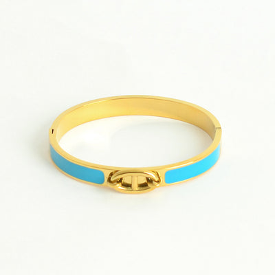 سوار يد صلب مع زخرفة فالمنتصف بيضاوية بارزة