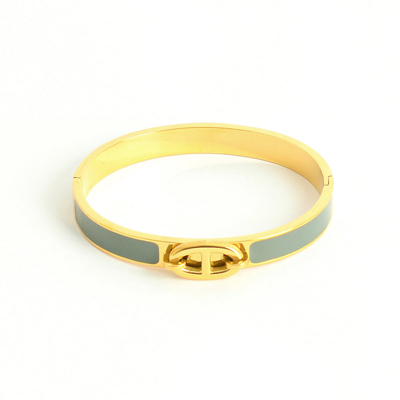 سوار يد صلب مع زخرفة فالمنتصف بيضاوية بارزة