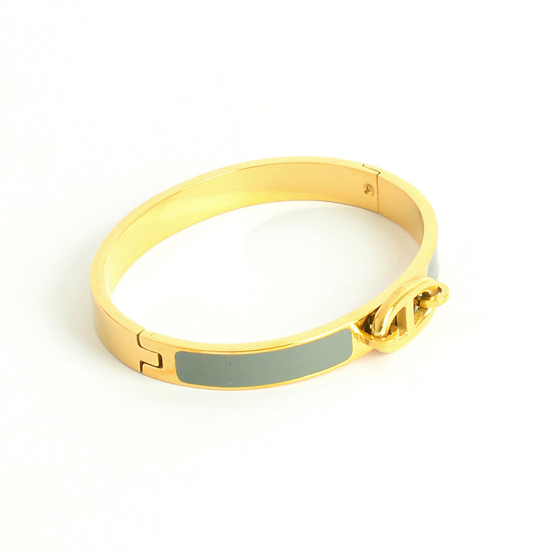 سوار يد صلب مع زخرفة فالمنتصف بيضاوية بارزة