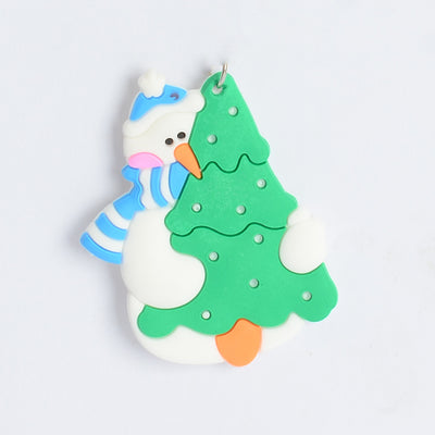 ميدالية مفاتيح كريسماس بتصميم رجل الثلج مع شجرة