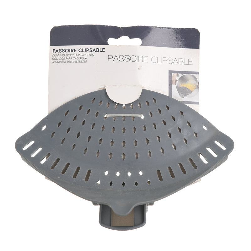 Clip-shaped pasta strainer